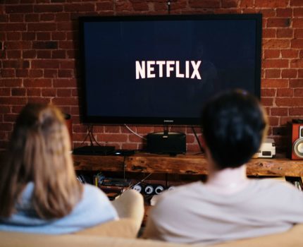 【美股股票分析】Netflix股票值得買嗎？該怎麼買？