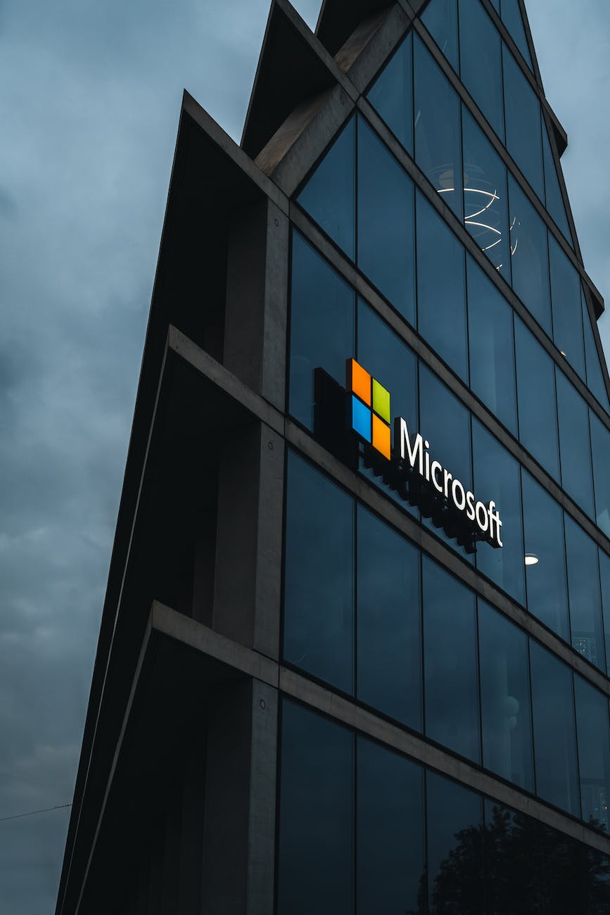 美股熱門股 7、微軟(代號:MSFT)